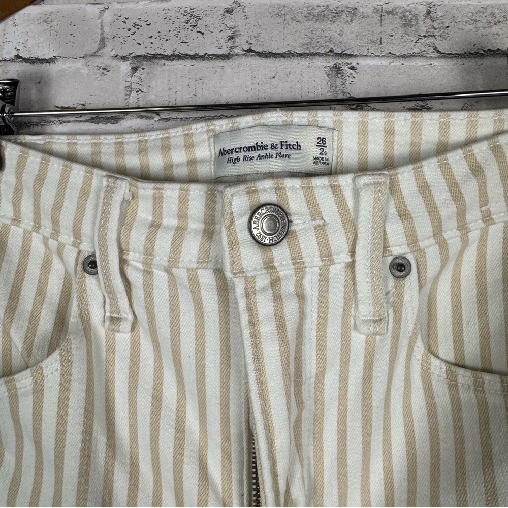 Abercrombie & Fitch High Waisted Striped Jeans - Picture 2 of 9